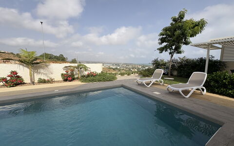 A Casa di Chica: Piscina, Mobili Da Esterno, Ricorrere, Landscaping, Giochi D'Acqua, Ombrello, Sedia, Design, Lettino, Eco Hotel