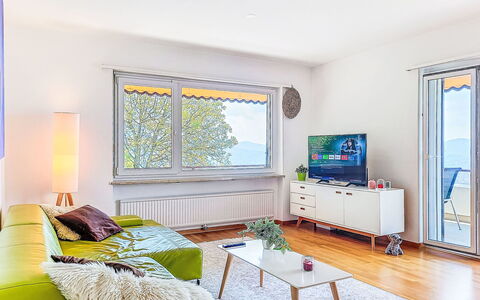 Apt.woka: Mobilia, Interior Design, Pavimentazione, Divano, Pavimento, Appartamento, Soggiorno, Casa, Camera, Soffitto