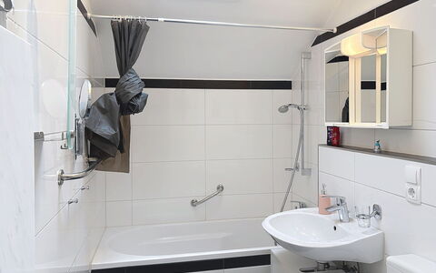 Petra: Bagno, Idraulico Fixture, Interior Design, Pavimentazione, Lavello, Pavimento, Rubinetto, Vasca Da Bagno, Lavandino Del Bagno, Idraulico