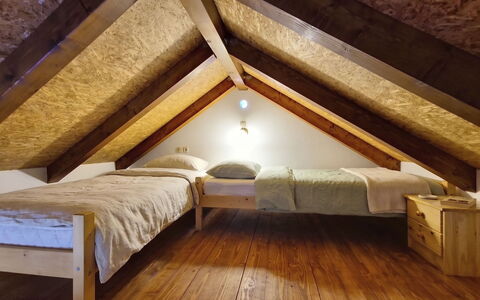 Castel Venier: Pavimentazione, Pavimento, Legna, Camera Da Letto, Interior Design, Soffitto, Letto, Mobilia, Attico, Camera