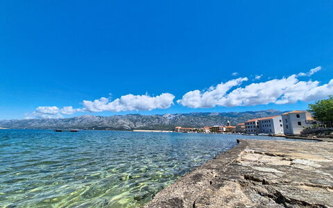 Castel Venier: Blu, Acqua, Corpo D'Acqua, Orizzonte, Costiera E Morfologie Oceanic, Estate, Costa, Mare, Catena Montuosa, Lago