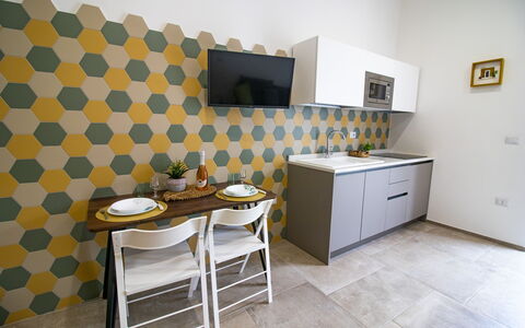 Elementi Luxury Otranto: Mobilia, Interior Design, Pavimentazione, Cucina, Pavimento, Controsoffitto, Elettrodomestico Da Cucina, Soffitto, Camera, Apparecchio Major