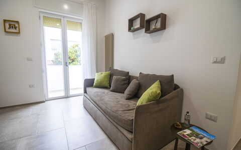 Elementi Luxury Otranto: Mobilia, Interior Design, Pavimentazione, Pavimento, Legna, Divano, Camera, Soggiorno, Casa, Illuminazione