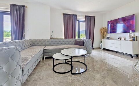 Mina: Mobilia, Arbusto, Giardino, Mobili Da Esterno, Shade, Tavolo Esterno, Sedia, Terrazza, Backyard, Cortile