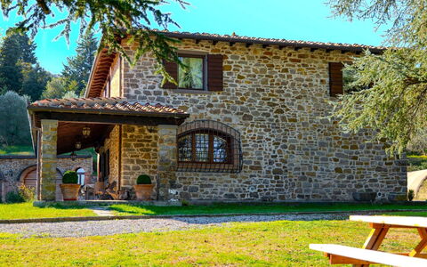 Villa la Guardiola: Villetta, Agriturismo, Estate, Giardino, Prato, Brick, Backyard, Hacienda