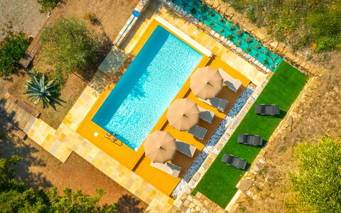 Villa la Guardiola: Piscina, Ricorrere, Mobili Da Esterno, Lettino, Eco Hotel, Giardino, Ombrello, Shade, Terme, Landscaping