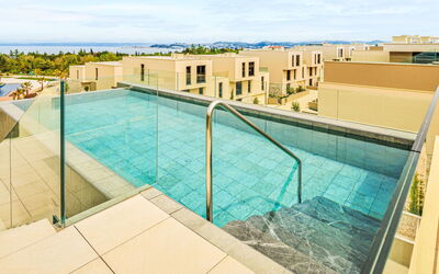 Alloggio:&nbsp;Petram Deluxe Villa with Rooftop Pool 121.4