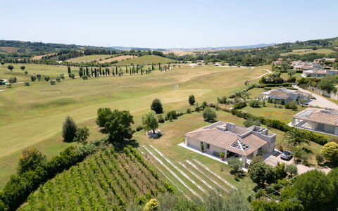 La Sorgente: Plain, Paesaggio, Lotto, Pascolo, Piantagione, Campo, Area Rurale, Agricoltura, Visione Globale