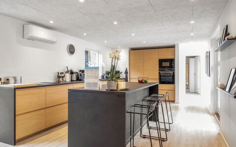 Keijo - from the Sea: Cucina, Mobilia, Pavimentazione, Controsoffitto, Interior Design, Legna, Pavimento, Elettrodomestico Da Cucina, Soffitto, Elettrodomestico