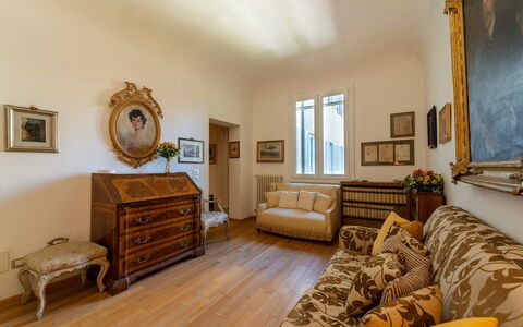 Casa dello Scrittore: Mobilia, Interior Design, Parete, Legna, Pavimentazione, Cornice, Pavimento, Camera, Illuminazione, Soggiorno