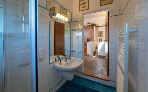 Casa dello Scrittore: Pavimentazione, Interior Design, Pavimento, Idraulico Fixture, Soffitto, Bagno, Camera, Lavandino Del Bagno, Idraulico, Rubinetto