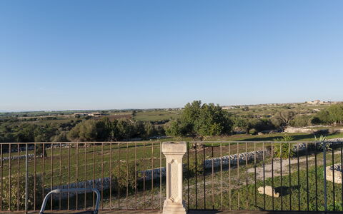 Villa Costa: Cielo, Plain, Recinzione, Corrimano, Home Scherma