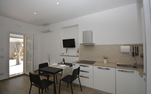 Villa Benvenuti al Sud: Mobilia, Interior Design, Legna, Pavimentazione, Pavimento, Controsoffitto, Camera, Soffitto, Illuminazione, Cucina