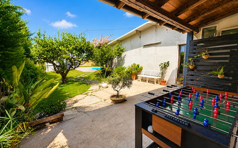 Villa Benvenuti al Sud: Mobilia, Giardino, Backyard, Landscaping, Shade, Prato, Eco Hotel, Cortile, Ricorrere, Mobili Da Esterno