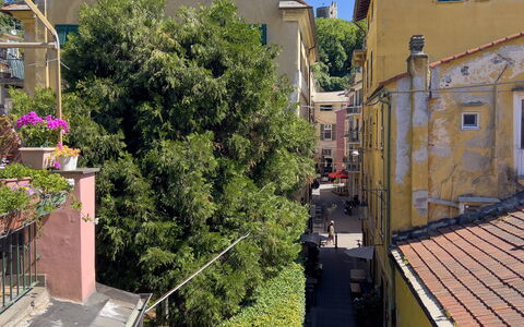 Casa Nanai - Levanto: Quartiere, Cittadina, Zona Residenziale, Strada, Appartamento, Vicolo, Balcone, Sobborgo, Pianta Della Casa