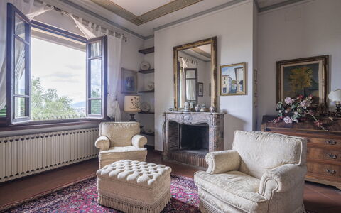 Villa Golly: Mobilia, Interior Design, Parete, Pavimentazione, Cornice, Camera, Soggiorno, Pavimento, Casa, Divano