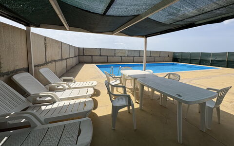 L'Oasi di Salvo: Pavimento, Shade, Piscina