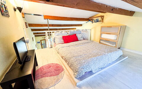 Ostrica: Mobilia, Interior Design, Pavimentazione, Camera Da Letto, Letto, Pavimento, Legna, Camera, Soffitto, Pavimento In Legno