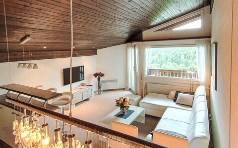 Casa Primavera B31: Interior Design, Soffitto, Pavimentazione, Pavimento, Mobilia, Illuminazione, Divano, Camera, Lampada, Casa