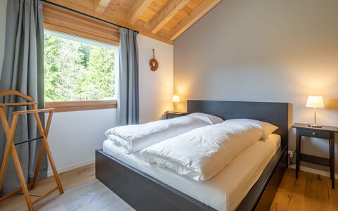 Flims 796: Interior Design, Legna, Soffitto, Camera Da Letto, Letto, Pavimentazione, Camera, Mobilia, Pavimento, Illuminazione