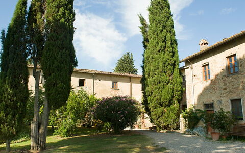 Il Poggio: Cielo, Pianta, Nube, Finestra, Costruzione, Albero, Lotto, Erba, Paesaggio, Villetta