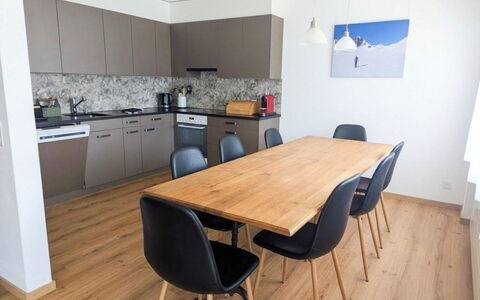 Laax 76: Mobilia, Interior Design, Pavimentazione, Pavimento, Pavimento In Legno, Sedia, Tavolo, Legna, Cucina & Sala Da Pranzo Tavolo, Sala Da Pranzo