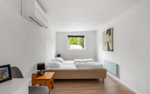 Erna - 900M from the Sea: Mobilia, Mare, Sedia, Shade, Balcone, Mobili Da Esterno, Eco Hotel, Costa, Deck, Color Legno