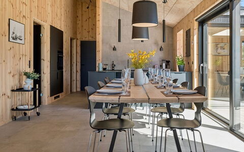 Ania - 500M from the Sea: Mobilia, Legna, Cucina & Sala Da Pranzo Tavolo, Sedia, Interior Design, Pavimentazione, Sala Da Pranzo, Tavolo, Soffitto, Pavimento