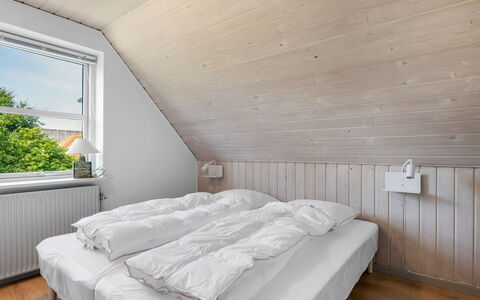 Ulv - from the Sea: Legna, Pavimentazione, Pavimento, Camera Da Letto, Soffitto, Pavimento In Legno, Letto, Interior Design, Casa, Latifoglie