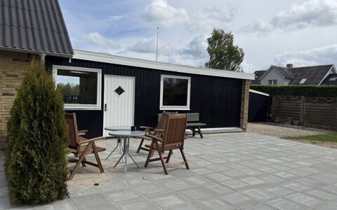Ulv - from the Sea: Casa, Tetto, Casa, Porta, Raccordo, Villetta, Driveway, Calcestruzzo, Shade