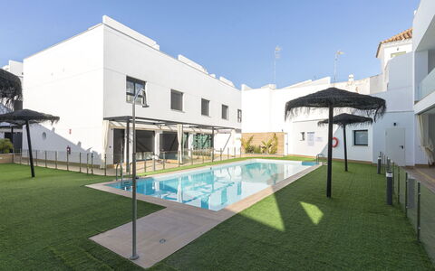 Playa Cruz: Mobilia, Camera Da Letto, Letto, Pavimento, Bedding, Appartamento, Interior Design, Pavimentazione, Lenzuolo, Telaio Del Letto