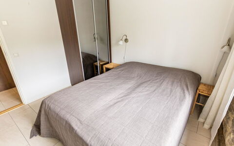 Maahisenrinne 1 a 1: Mobilia, Camera Da Letto, Letto, Pavimento, Bedding, Appartamento, Interior Design, Pavimentazione, Lenzuolo, Telaio Del Letto