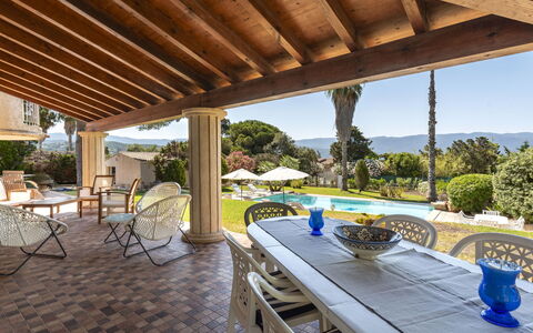 Bleu Isolella: Ricorrere, Piscina, Mobilia, Casa, Eco Hotel, Shade, Sedia, Estate, Giardino, Villa