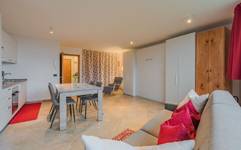 Ciasina Alpina: Pavimentazione, Interior Design, Pavimento, Legna, Soffitto, Mobilia, Camera, Appartamento, Pavimento In Legno, Soggiorno