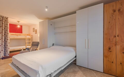Ciasina Alpina: Mobilia, Legna, Interior Design, Pavimentazione, Pavimento, Camera Da Letto, Letto, Camera, Soffitto, Appartamento