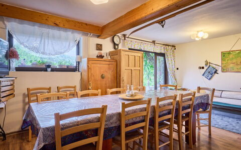 Černý: Mobilia, Interior Design, Legna, Soffitto, Sala Da Pranzo, Tavolo, Cucina & Sala Da Pranzo Tavolo, Sedia, Pavimentazione, Camera