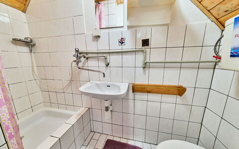 Černý: Legna, Idraulico Fixture, Pavimento, Pavimentazione, Idraulico, Bagno, Lavandino Del Bagno, Rubinetto, Lavello, Gabinetto