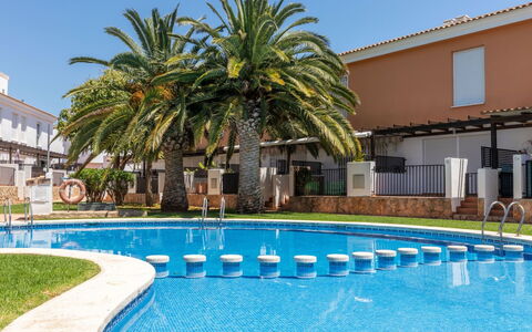 Palm Beach Ii: Piscina, Zona Residenziale, Urban Design, Insediamento Umano, Casa, Estate, Appartamento, Ricorrere, Condominio, Hacienda