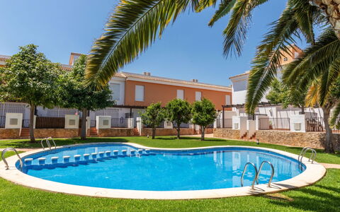 Palm Beach Ii: Piscina, Zona Residenziale, Urban Design, Insediamento Umano, Casa, Estate, Appartamento, Ricorrere, Condominio, Hacienda
