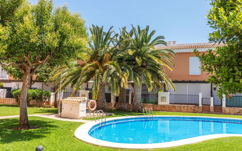 Palm Beach Ii: Piscina, Zona Residenziale, Urban Design, Insediamento Umano, Casa, Estate, Appartamento, Ricorrere, Condominio, Hacienda