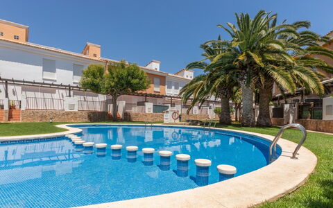 Palm Beach Ii: Piscina, Zona Residenziale, Urban Design, Insediamento Umano, Casa, Estate, Appartamento, Ricorrere, Condominio, Hacienda