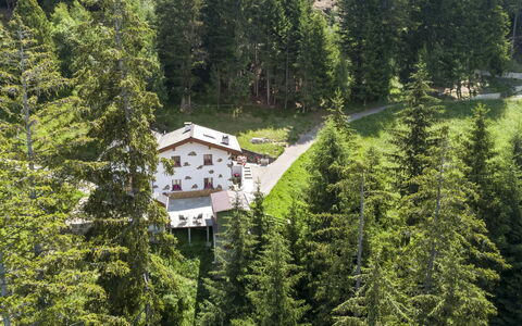 Chalet Ralon: Albero, Foresta, Larice, Villetta, Hill Station, Sempreverde, Boschi Di Conifere Tropicali E Subtropicali, Paesino Di Montagna