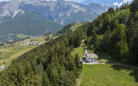 Chalet Ralon: Geografia Montane, Albero, Montagna, Natura, Collina, Paesaggio Naturale, Highland, Paesaggio, Catena Montuosa