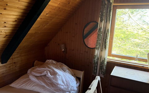 Kaija - from the Sea: Legna, Mobilia, Pavimentazione, Camera Da Letto, Letto, Pavimento, Interior Design, Camera, Color Legno, Latifoglie