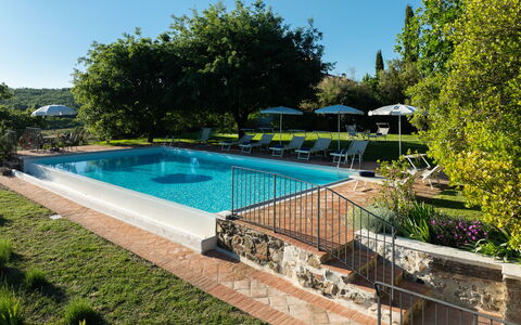 Villa Santa Barbara: Piscina, Blu, Ricorrere, Eco Hotel, Shade, Giardino, Giochi D'Acqua, Hacienda, Estate, Mobili Da Esterno