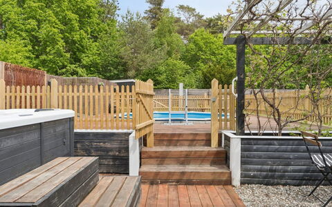 Ingalil - 950M from the Sea: Piscina, Resort Citta ', Eco Hotel, Ricorrere, Villa