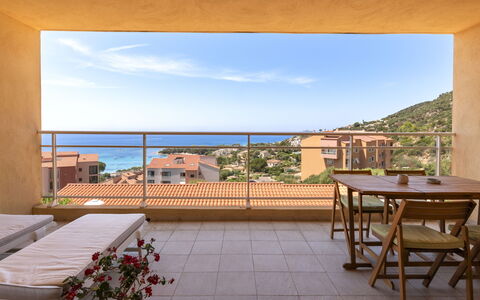 Diana: Mobilia, Balcone, Appartamento, Mobili Da Esterno, Ricorrere, Sedia, Portico, Shade, Eco Hotel, Color Legno