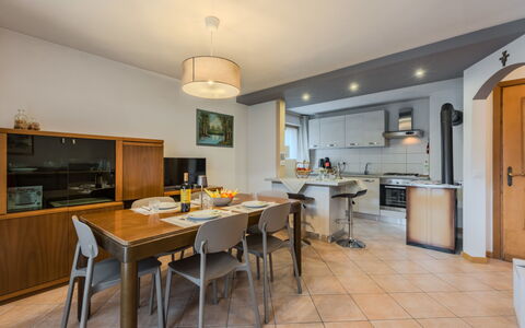 Casa Roby: Mobilia, Interior Design, Cucina, Controsoffitto, Pavimentazione, Soffitto, Pavimento, Camera, Cucina & Sala Da Pranzo Tavolo, Cabinetry