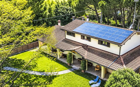 Casa di Max: Mobilia, Interior Design, Pavimentazione, Pavimento, Pavimento In Legno, Legna, Sedia, Soffitto, Cucina & Sala Da Pranzo Tavolo, Tavolo