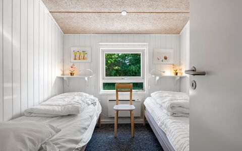 Fria - 200M from the Sea: Parete, Camera Da Letto, Legna, Interior Design, Letto, Soffitto, Bedding, Lenzuolo, Pavimento, Pavimentazione